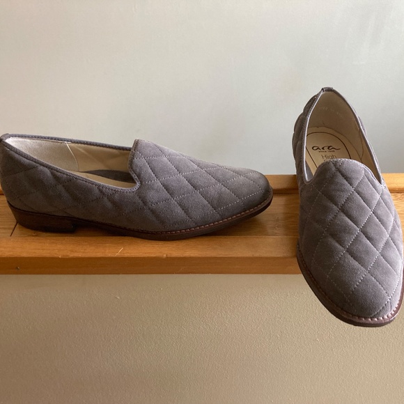 Ara  KATRICE  QUILTED GRAY SUEDE LOAFER  SIZE 8  WITH ORIGINAL BOX  PRE OWNED - Picture 3 of 5